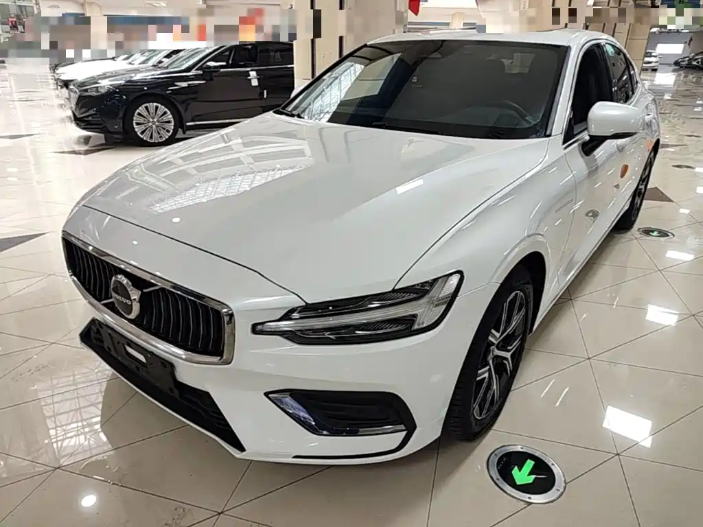 Volvo S60 2025 — пригон из Китая