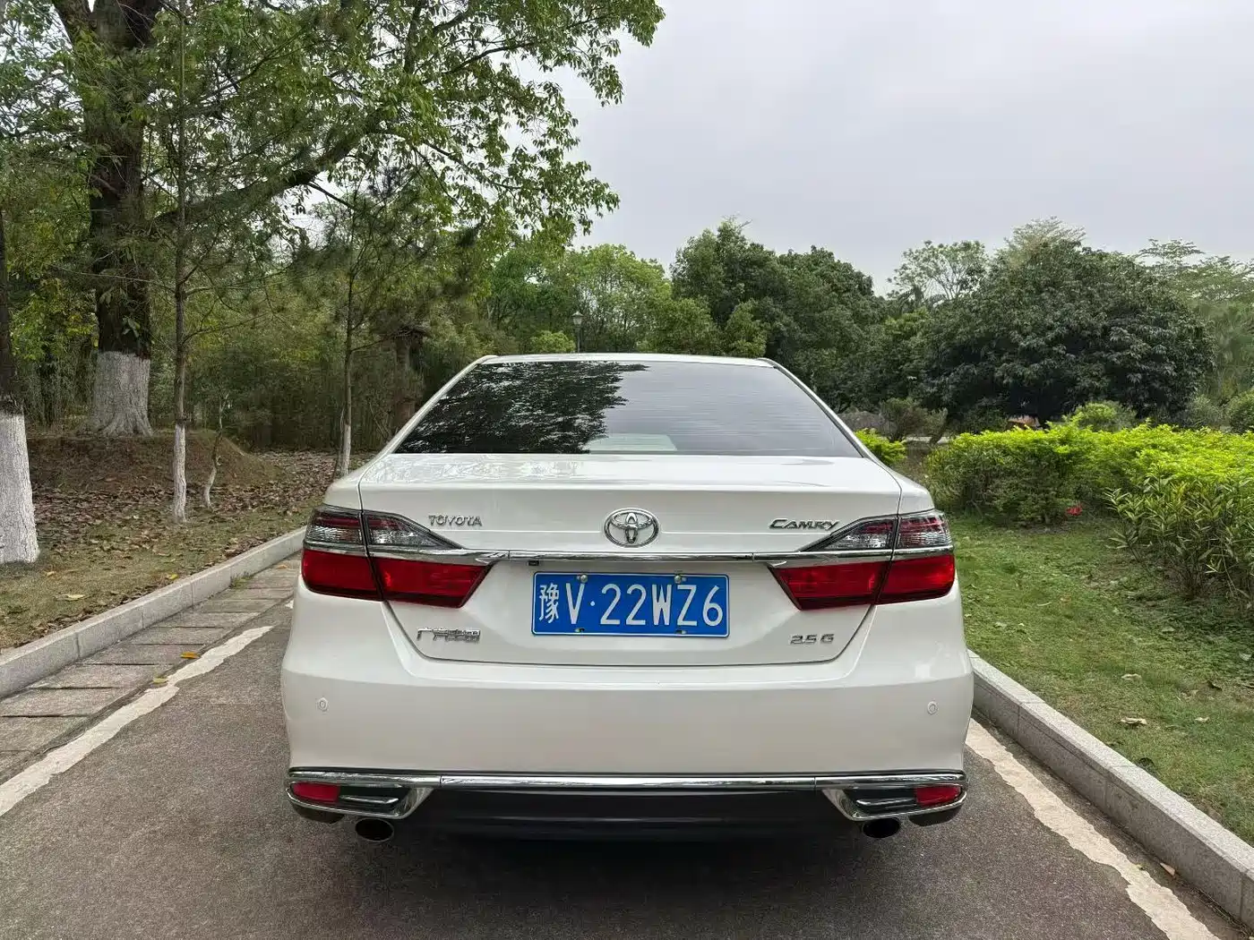 Toyota Camry 2016 2.5G 10th Anniversary Luxury Navigation Edition фото 8
