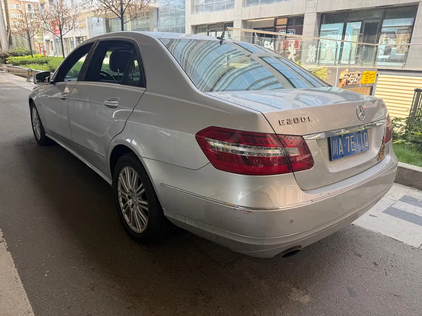 Фото 5 - Mercedes-Benz E-Class