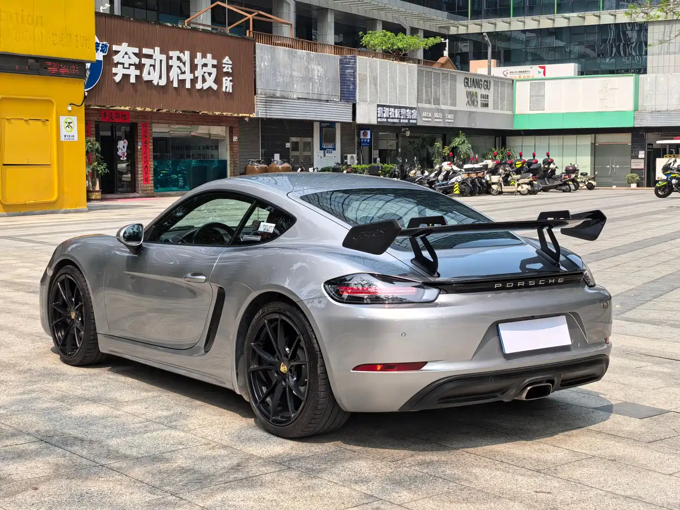 Porsche 718 2018 Cayman 2.0T фото 10