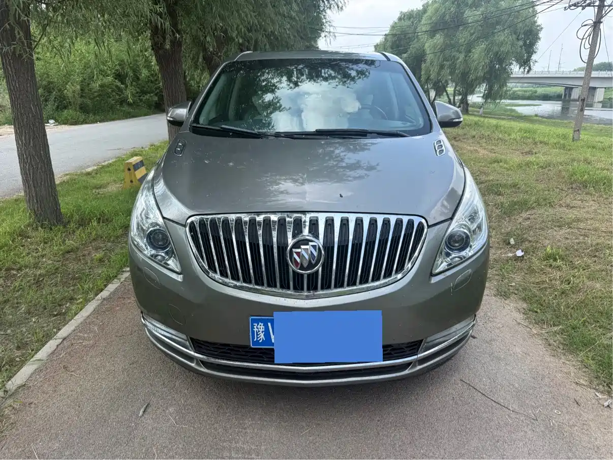 Фото 2 - Buick GL8