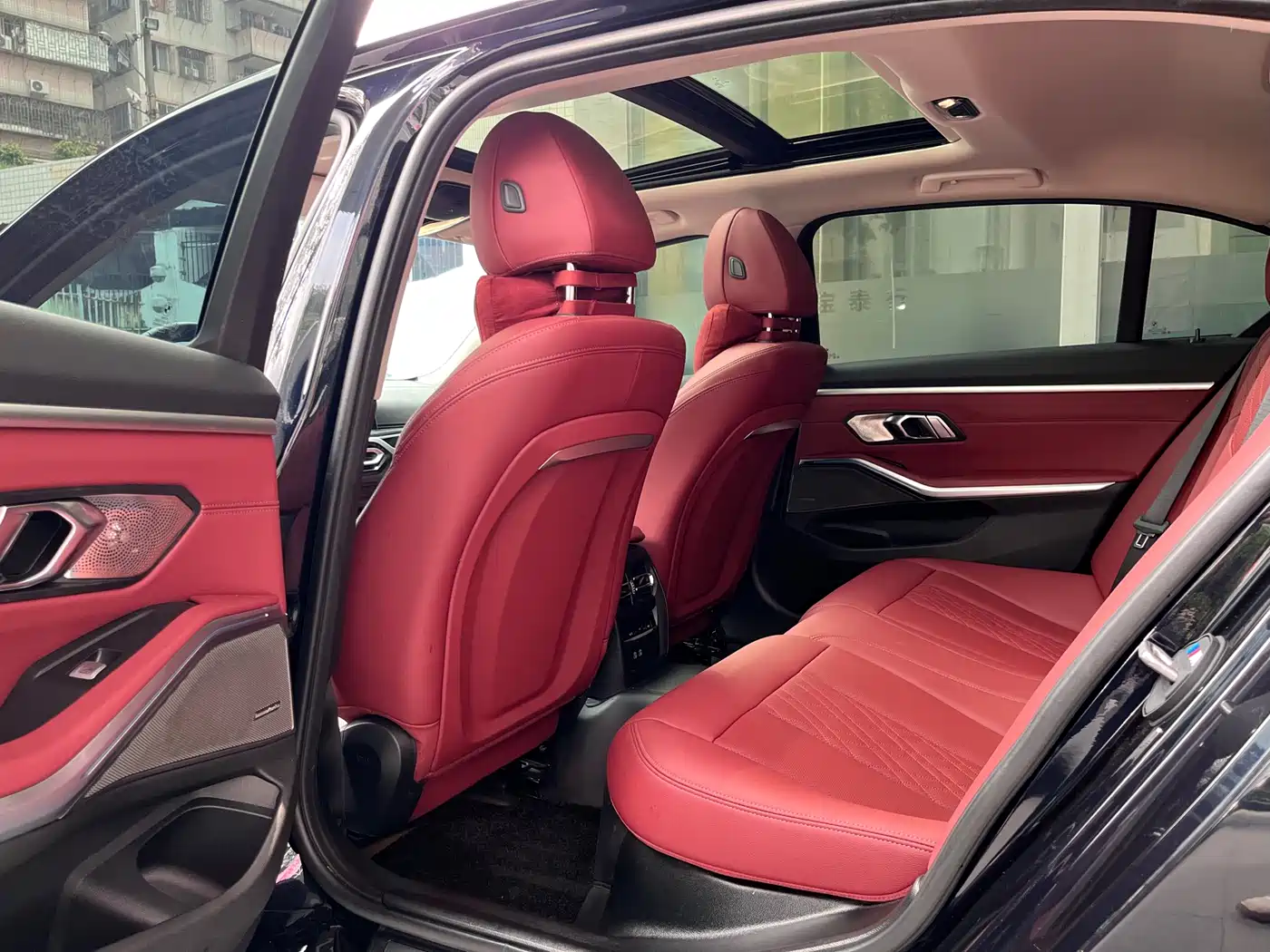 BMW 3 Series 2024 325Li M Sport Shadowline Package фото 6