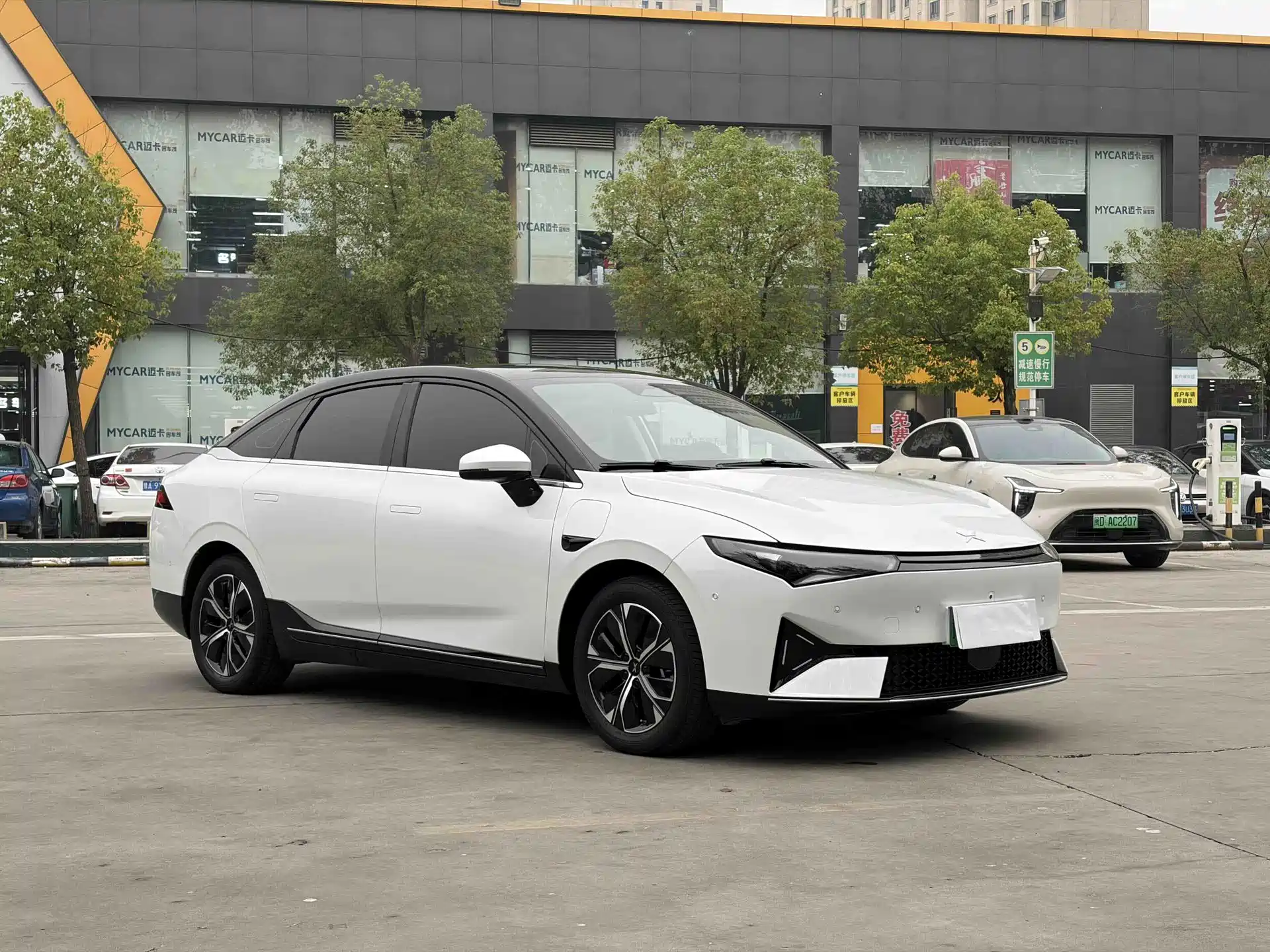 Photo 3 - XPeng P5