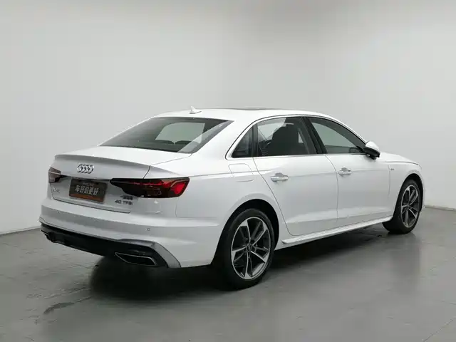 Audi A4L 2022 40 TFSI Fashion Dynamic — фото 2