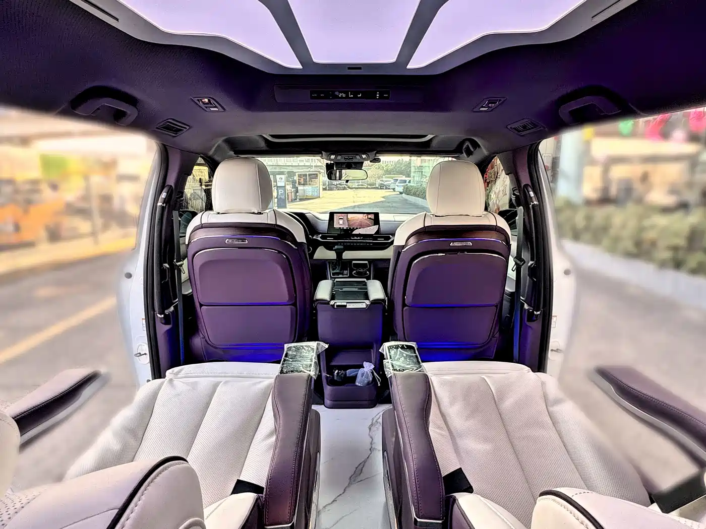 Toyota Sienna 2024 2.5L Hybrid Comfort Edition фото 21