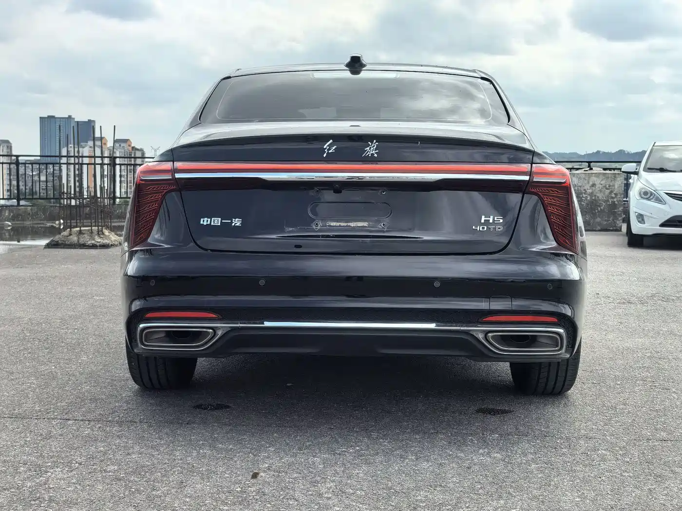 Hongqi H5 2024 2.0T Automatic Smart Connect Flag Smooth Edition фото 11