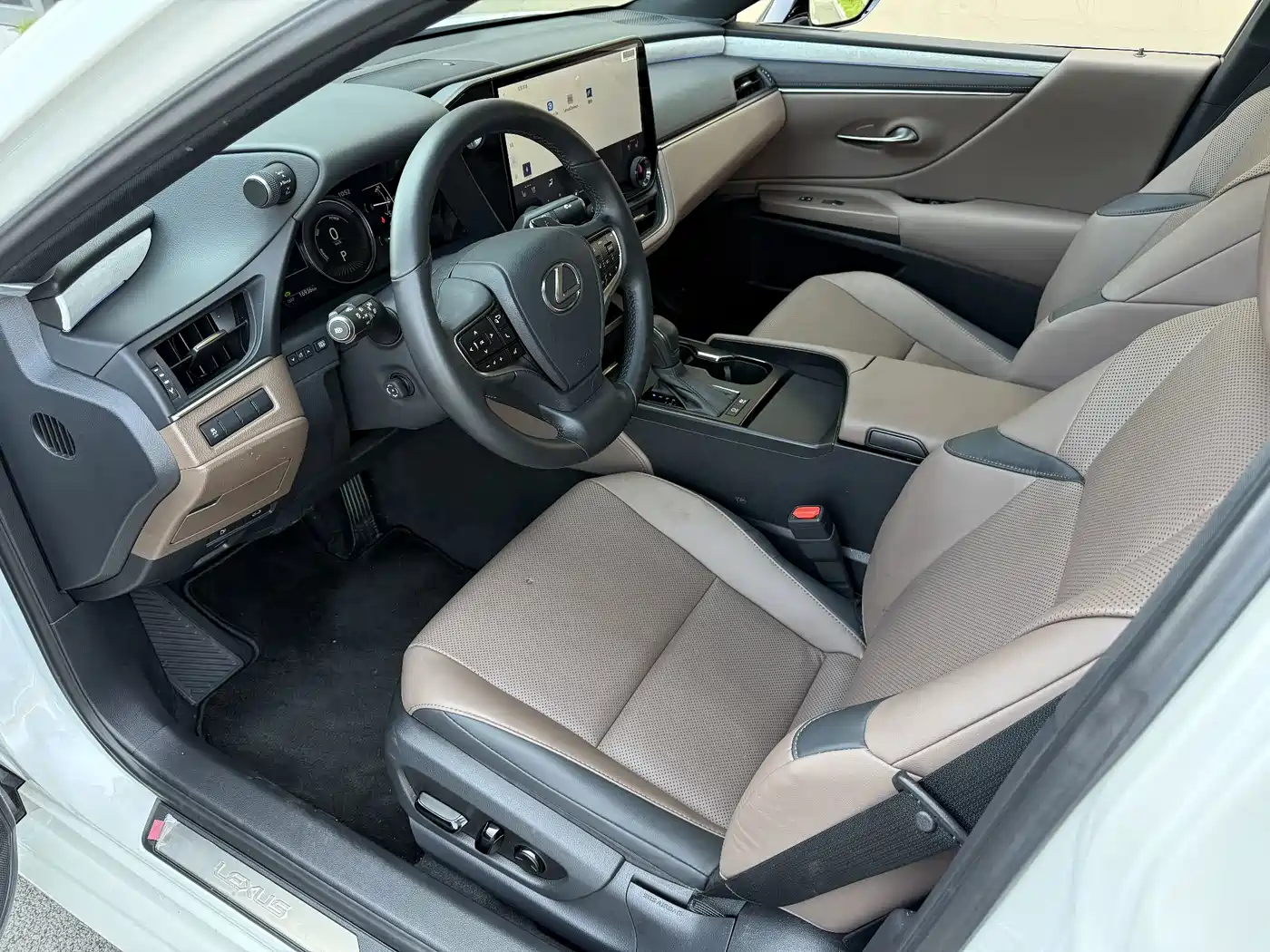 Lexus ES 2025 2025 300h Ultimate Edition