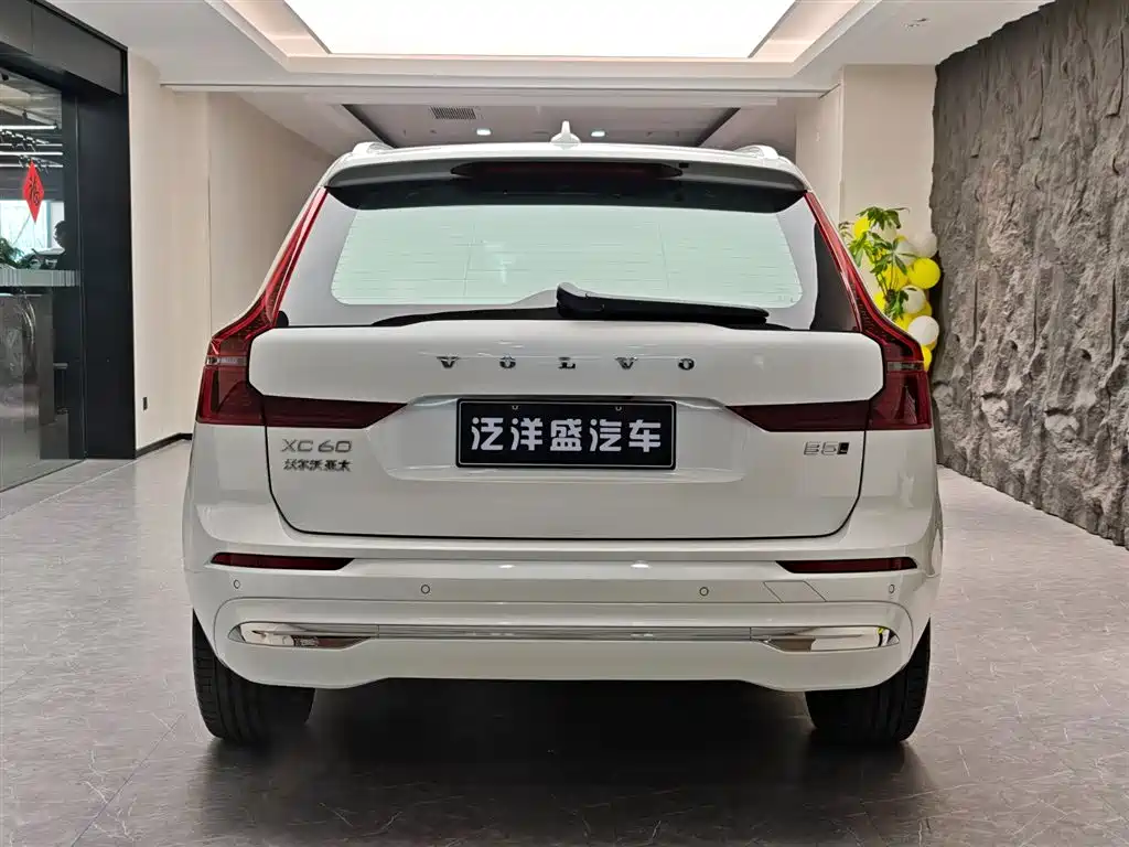 Фото 18 - Volvo XC60