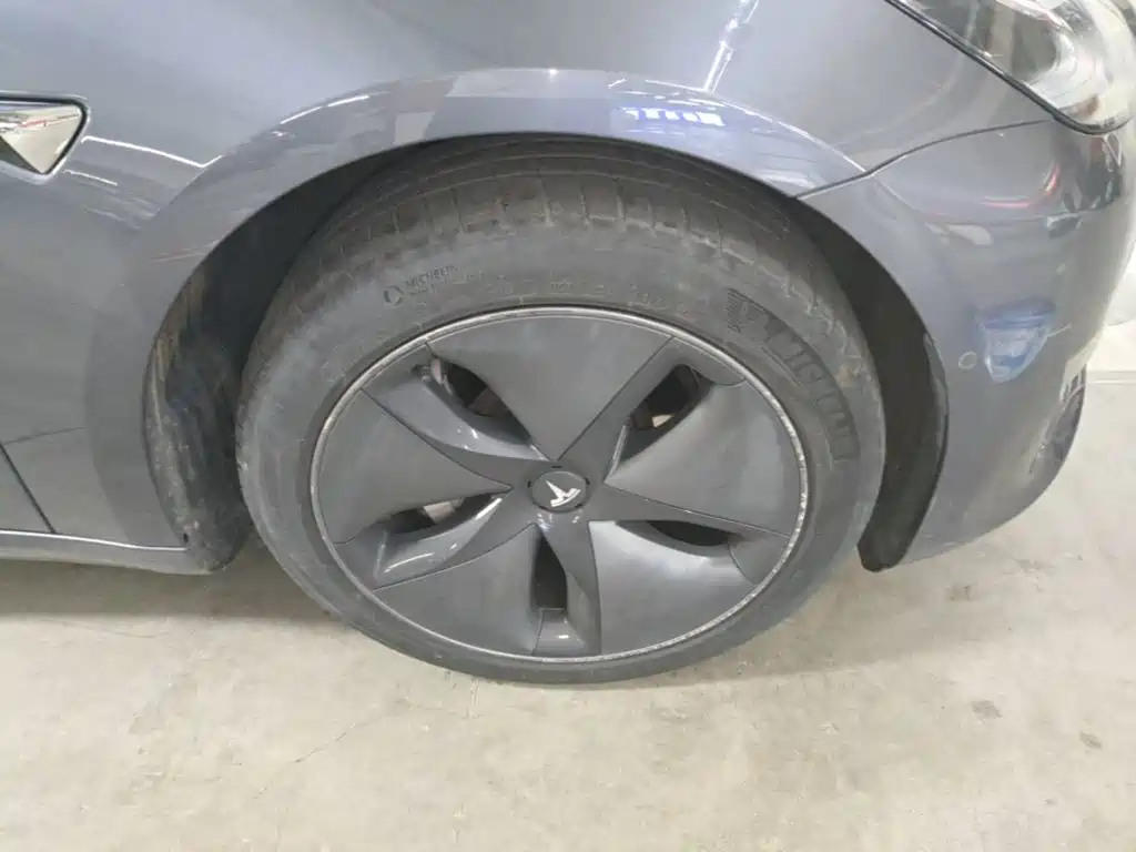 Tesla Model 3 (Import) 2019 2019 Long Range RWD Version