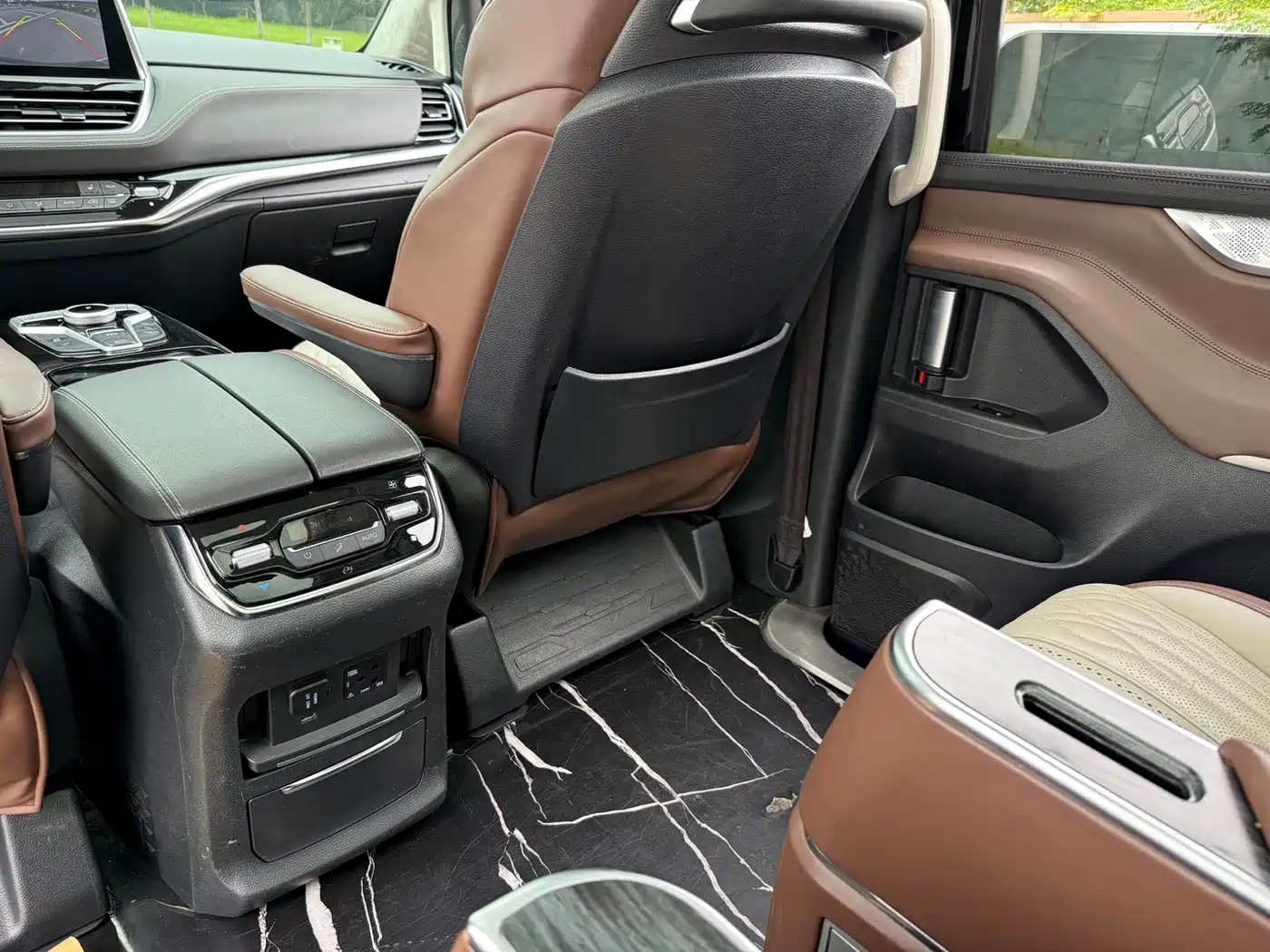 SAIC Maxus Maxus G20 2021 2021 PLUS 2.0T Gasoline Automatic Luxury Executive Edition