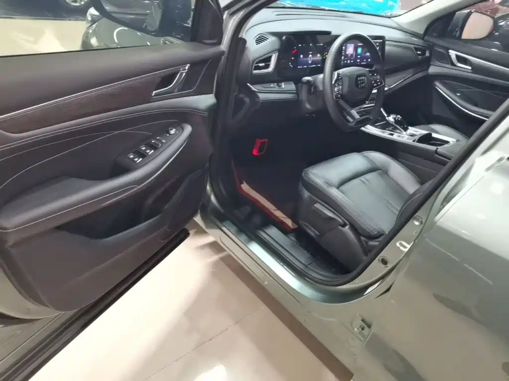 Landian E5 2023 2023 1.5L DE-i 100KM Enjoyment 7-seater