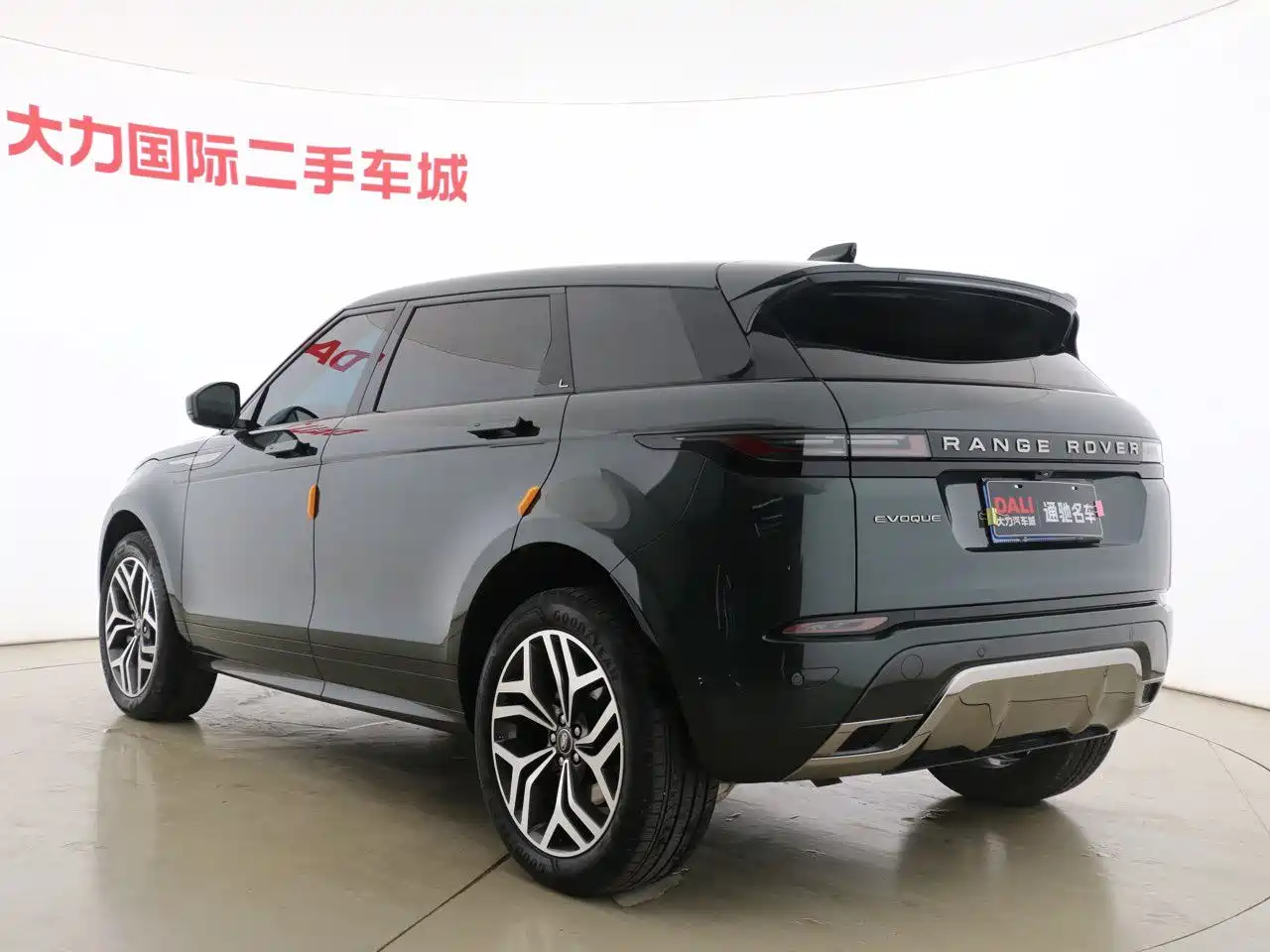 Land Rover Range Rover Evoque 2024 Range Rover Evoque L 249PS Light Master Edition фото 16