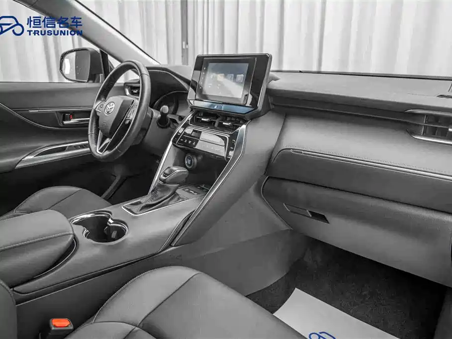 Toyota Venza 2022 2.0L CVT 2WD Luxury фото 14