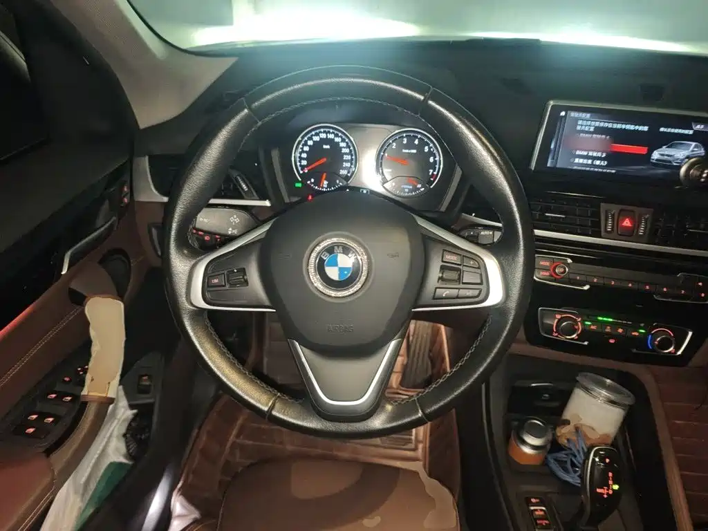 Фото 6 - BMW X1