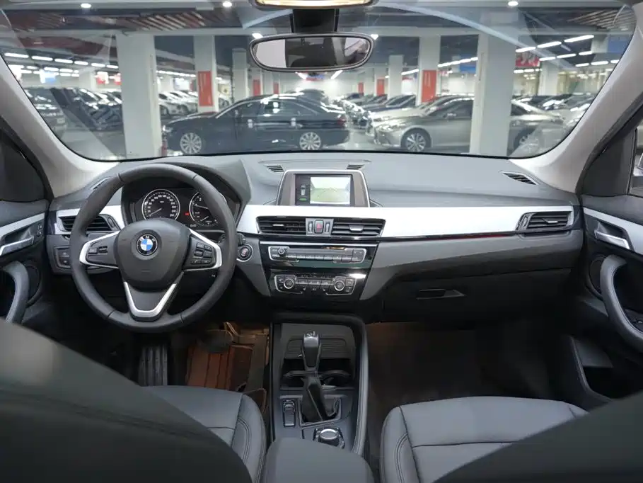 BMW X1 2019 sDrive18Li Fashion Model фото 18