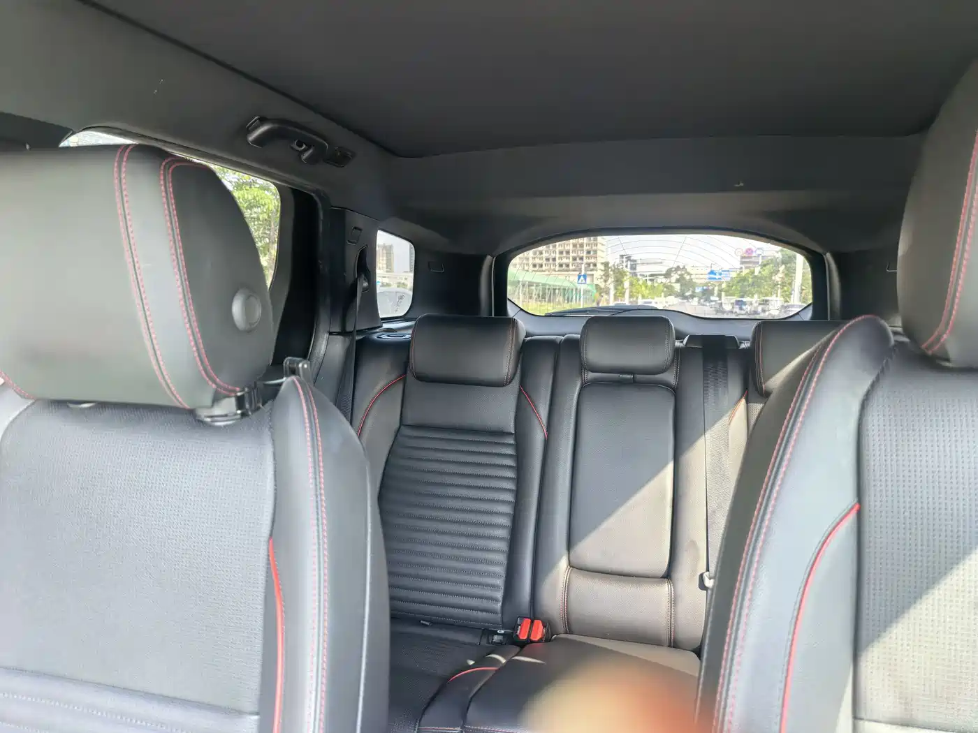 LAND ROVER DISCOVER NEW ENERGY SOURCES FOR SPORTS