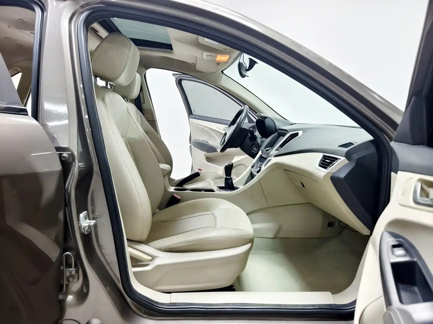 Chery Arrizo 7 2015 2015 1.6L Manual Zhishang Edition