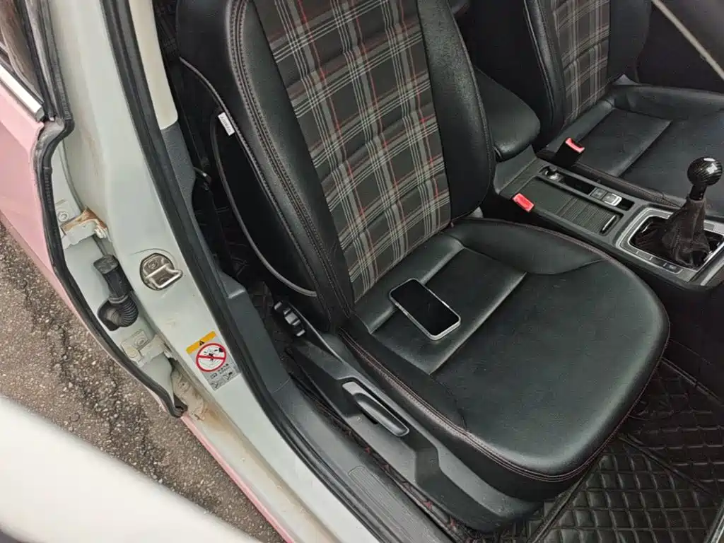 صورة 25 - Volkswagen Golf