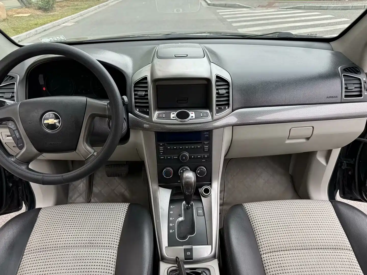 Photo 6 - Chevrolet Captiva