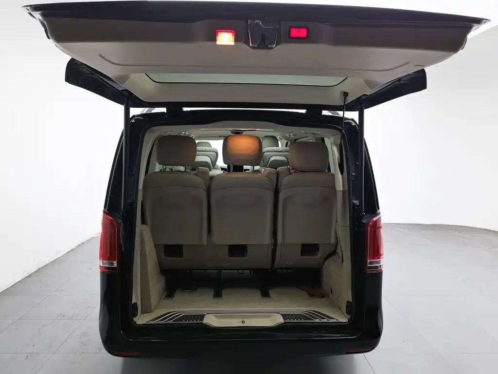 Mercedes-Benz V-Class 2017 2016 V 260 Premium Edition