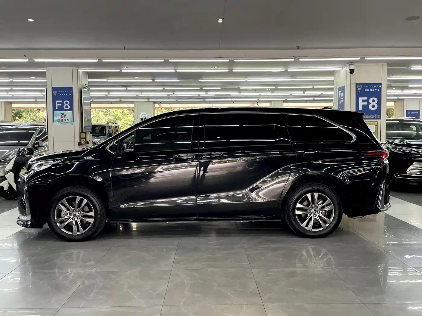 TOYOTA SIENNA