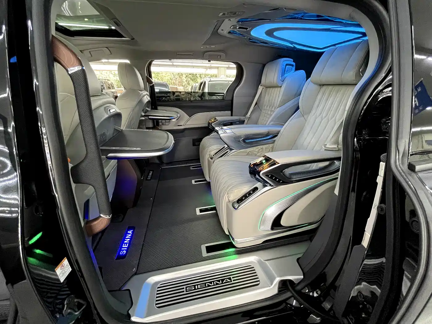 TOYOTA SIENNA