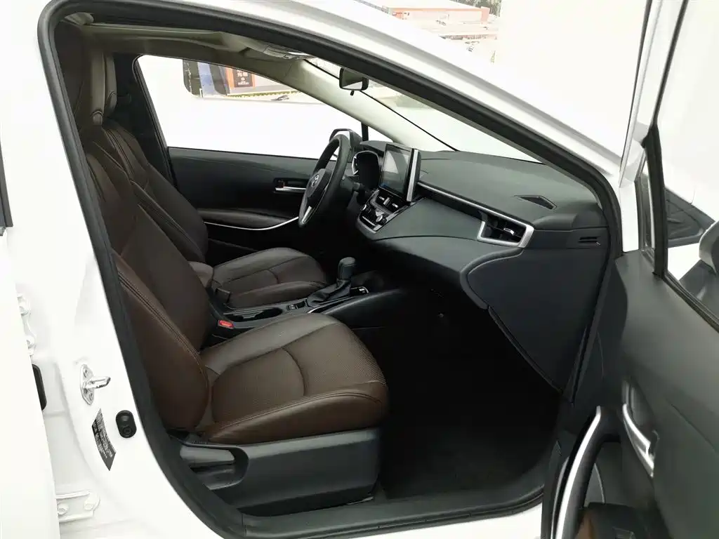Toyota Corolla 2021 Hybrid 1.8L E-CVT Elite Edition фото 23