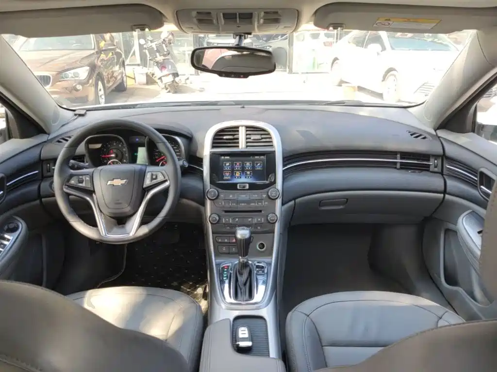 Chevrolet Malibu 2014 2.0L Automatic Luxury фото 10