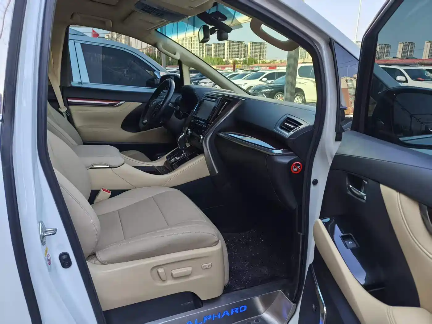 Toyota Alphard 2015 3.5L Luxury Edition фото 12