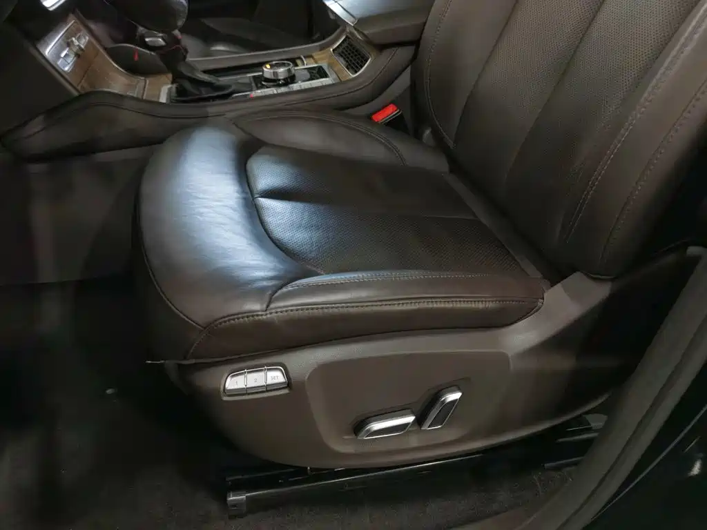 Фото 20 - Roewe RX8