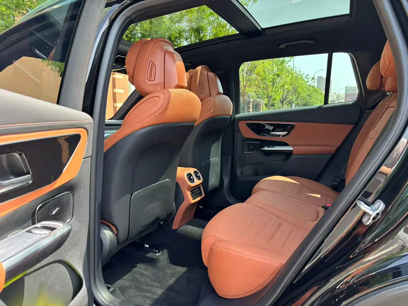 Mercedes-Benz GLC 2024 GLC 260 L 4MATIC Dynamic 5-seater фото 5