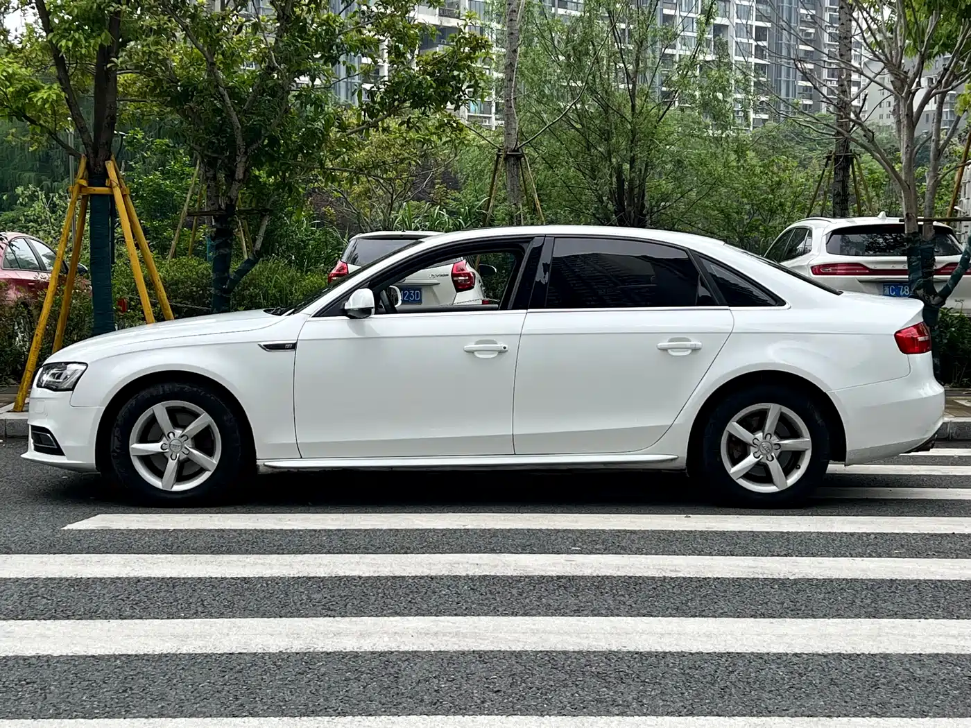 Audi A4L 2013 35 TFSI Automatic Standard фото 8