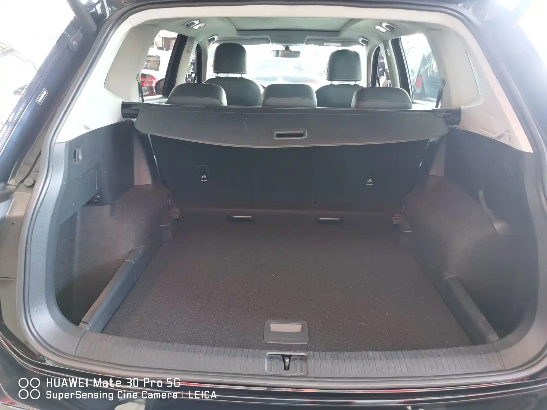 Фото 9 - Volkswagen Tiguan L