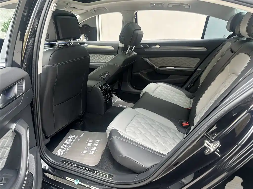 Volkswagen Magotan 2023 2 Million Units Anniversary Edition 330TSI DSG Leading Type фото 7
