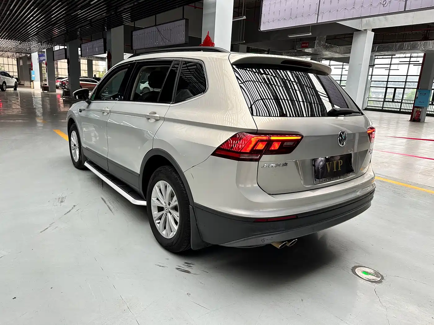 Volkswagen Tiguan L 2018 330TSI Automatic 2WD Trend Edition фото 5