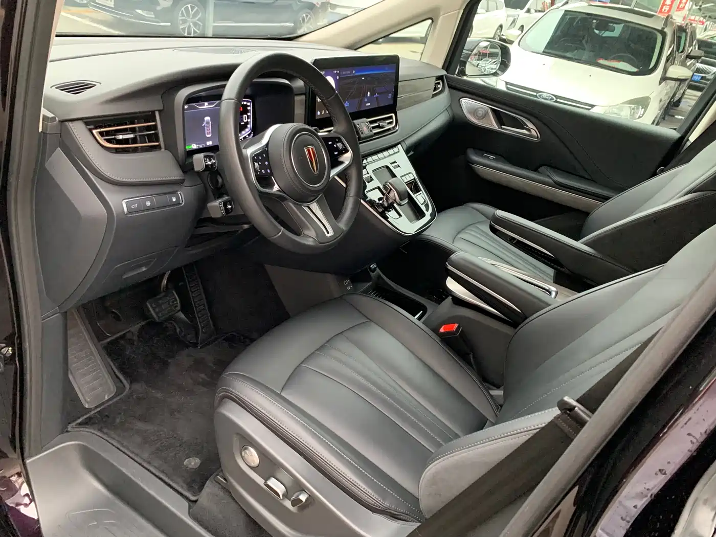 Hongqi HQ9 PHEV 2024 Model 2.0T AWD Business Edition фото 9