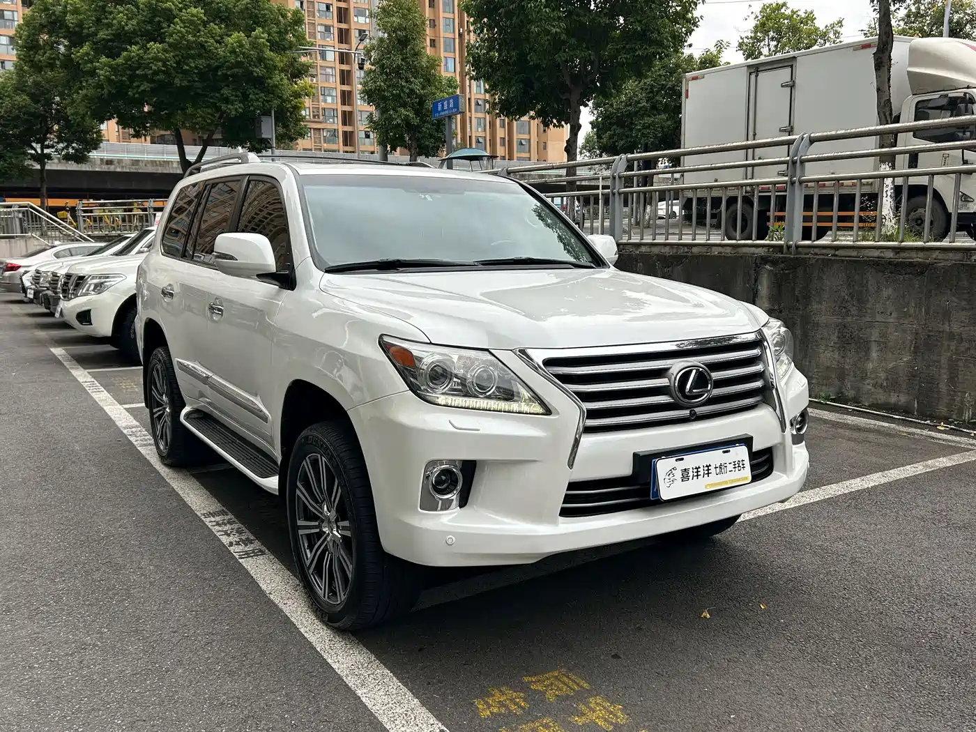 Lexus LX 2009 570 фото 2