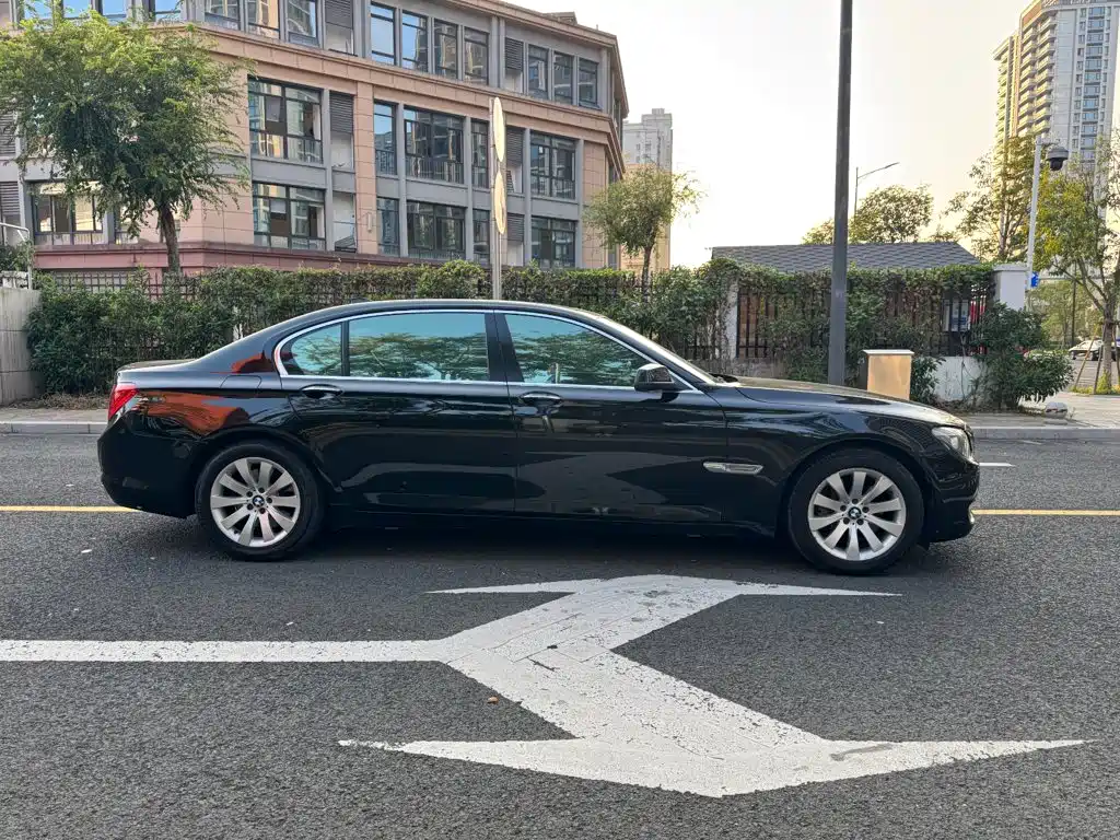 Фото 7 - BMW 7 Series