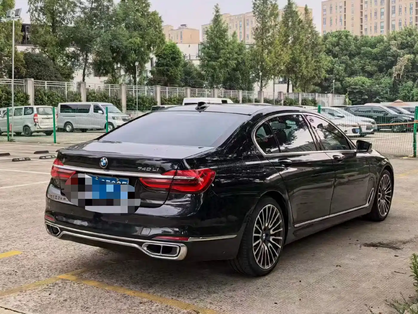 Photo 9 - BMW 7 Series