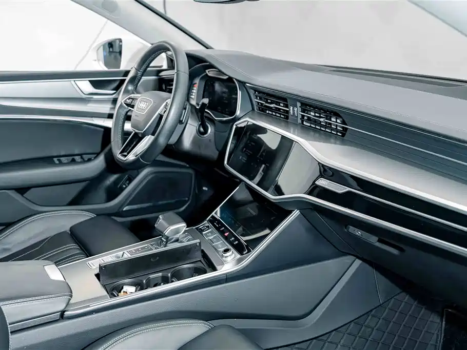 Фото 19 - Audi A7