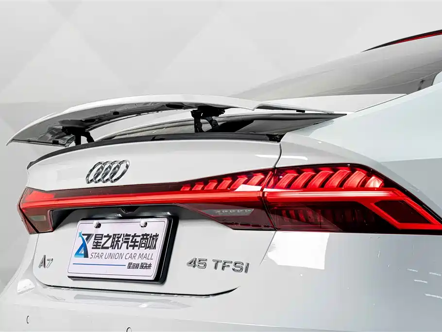 Фото 8 - Audi A7
