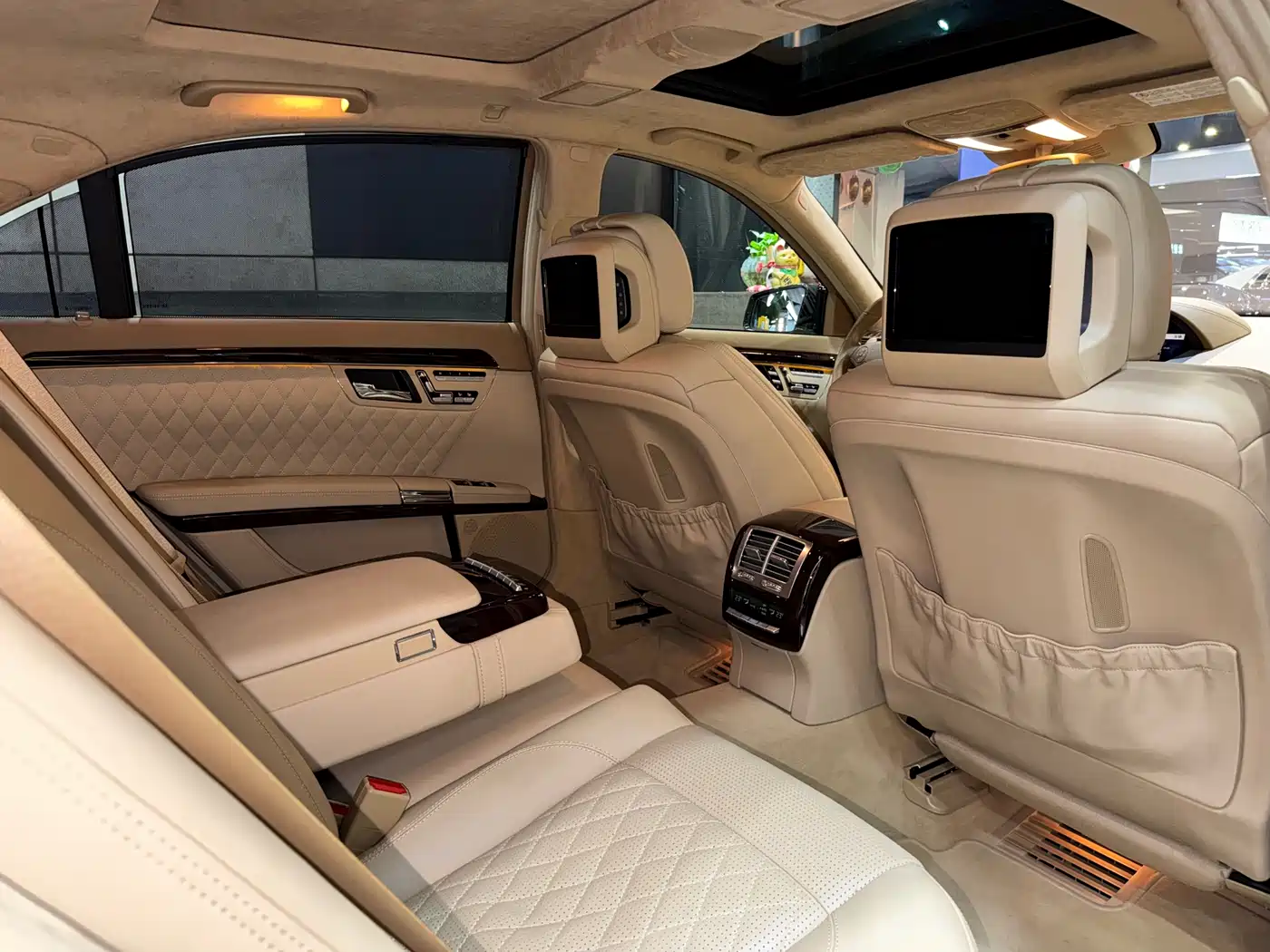 Mercedes-Benz S-Class AMG 2010 AMG S 65 фото 23