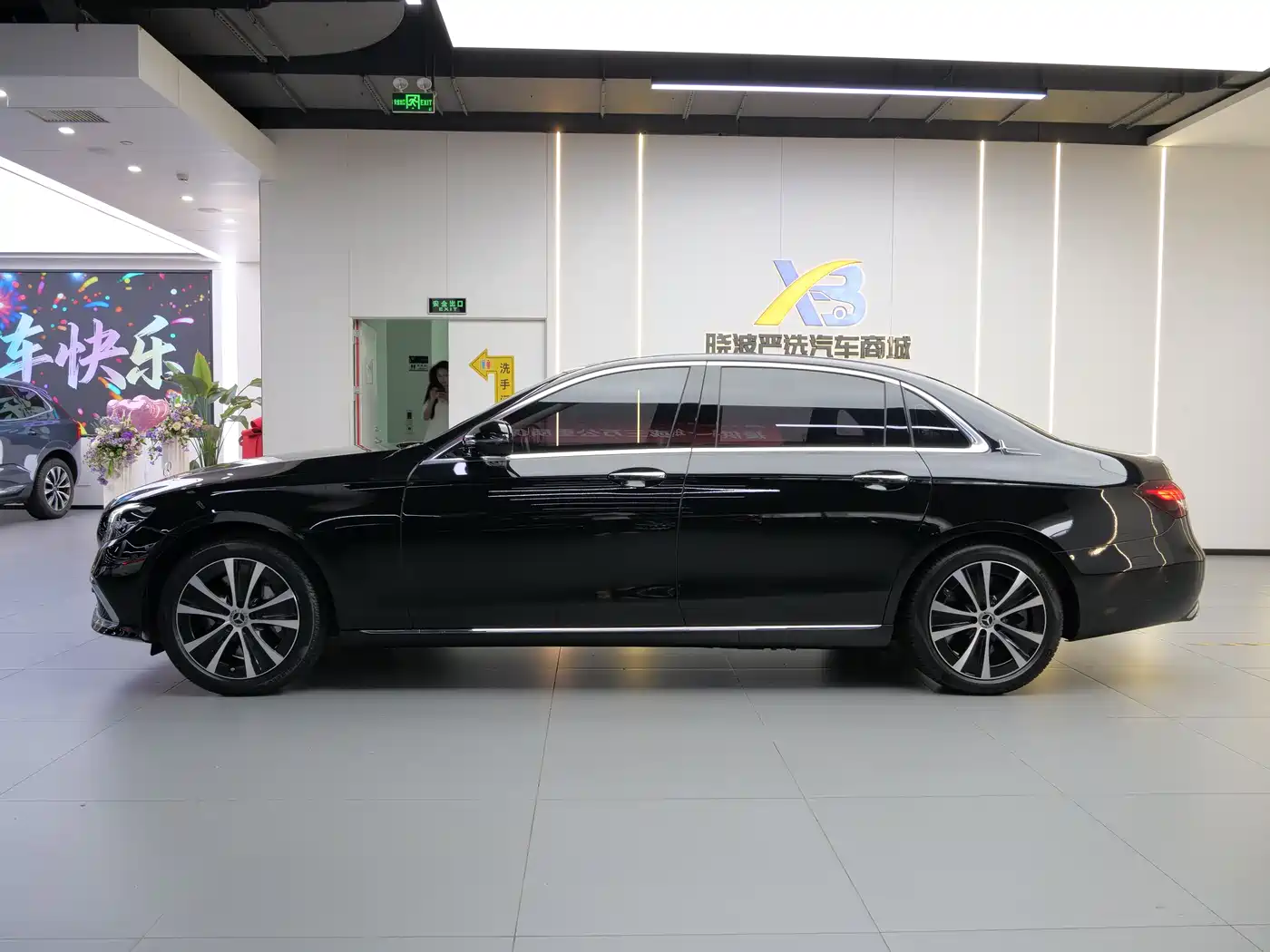 Mercedes-Benz E-Class New Energy 2023 E 350 e L Plug-in Hybrid Sedan фото 4