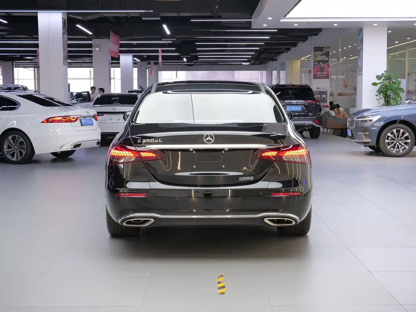 Mercedes-Benz E-Class New Energy 2023 E 350 e L Plug-in Hybrid Sedan фото 6