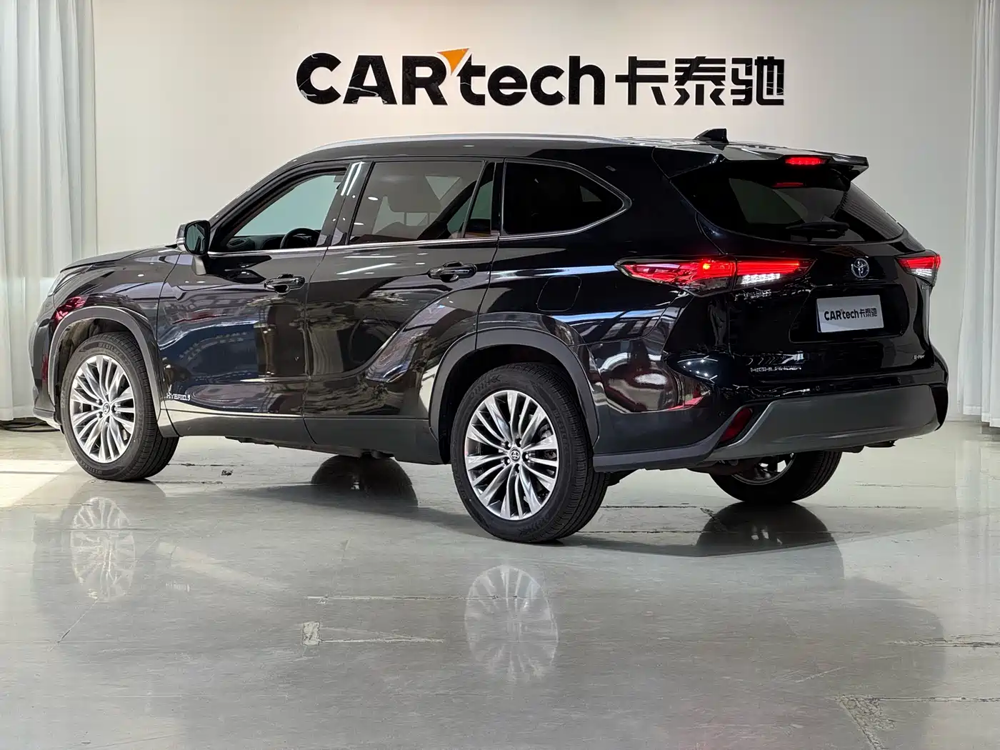 TOYOTA HIGHLANDER