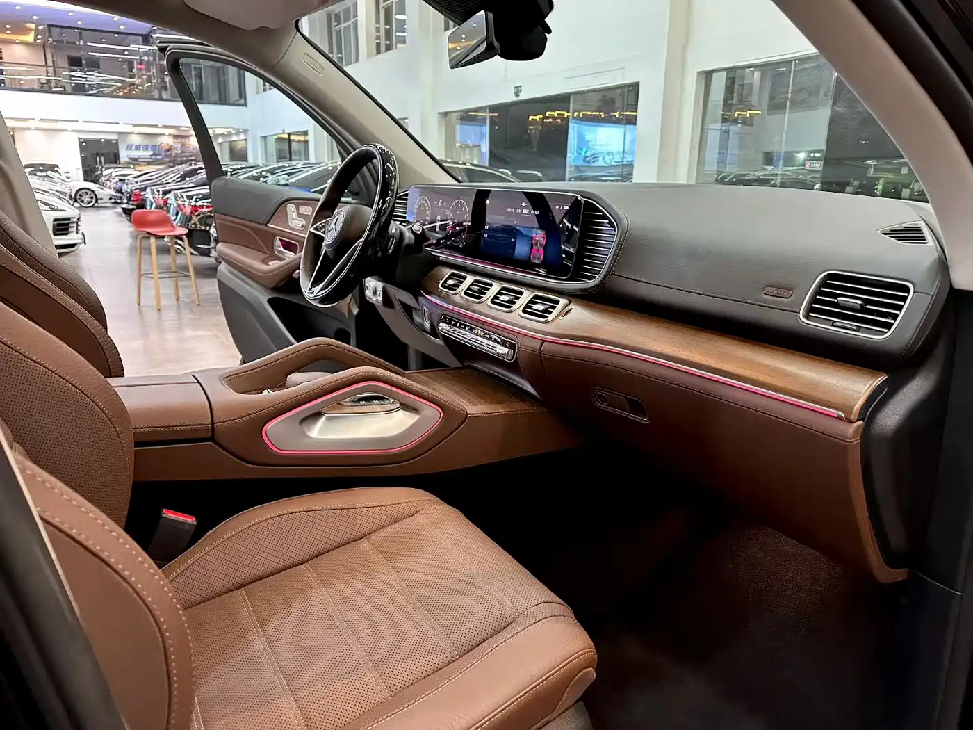 Mercedes-Benz GLS 2024 Model GLS 450 4MATIC Luxury фото 7