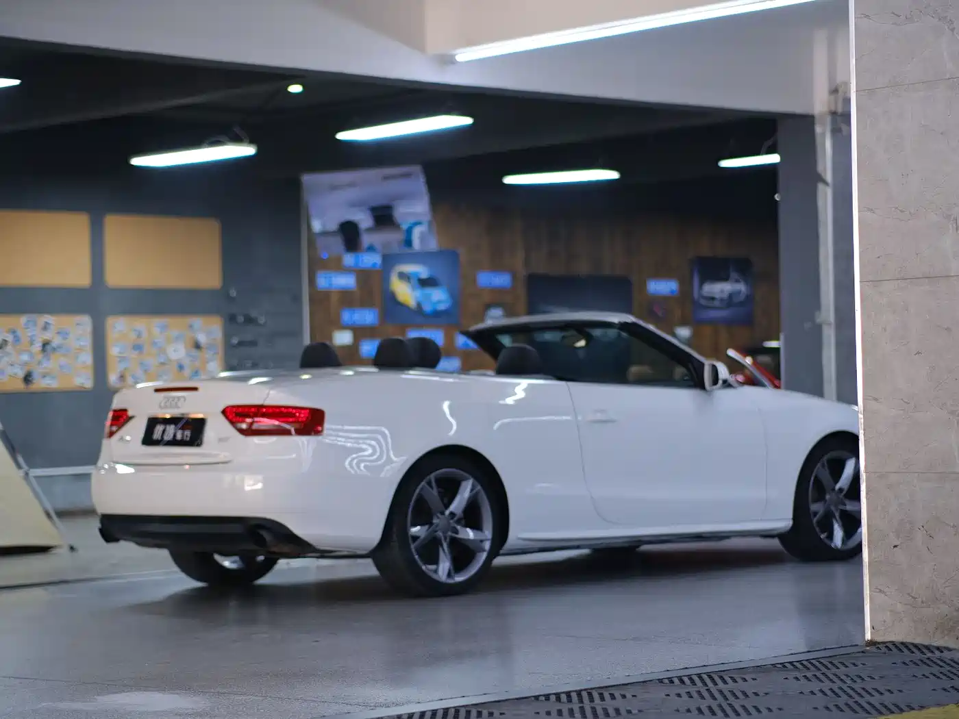 Audi A5 (Import) 2010 2.0TFSI Cabriolet фото 17
