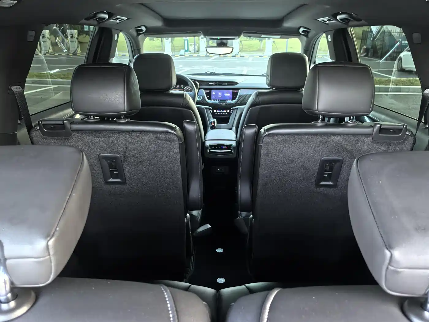 Cadillac XT6 2022 2.0T 6-Seater 4WD Luxury Edition фото 3
