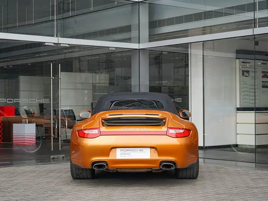 Porsche 911 2010 Carrera 4 Cabriolet 3.6L фото 6