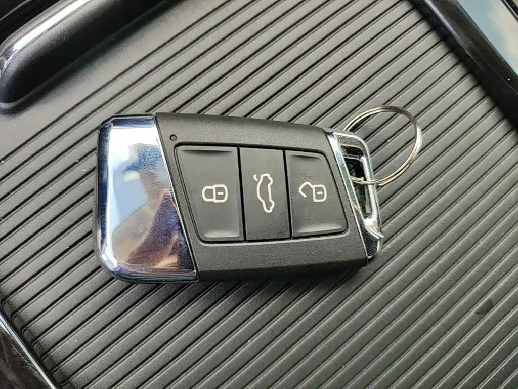 Фото 9 - Volkswagen Passat